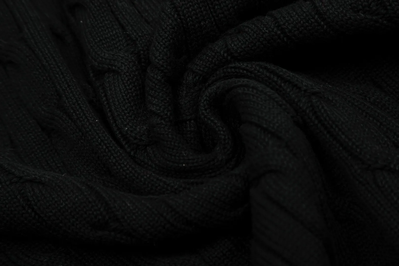 🅿️186 "Top quality" Style number: DS062# (not off the shelves all year round) [Ralph Lauren men's POLO lapel solid color pony embroidered logo knitted short sleeves] ✅Ralph Lauren Ralph Lauren classic basic lapel POLO men's all-season knitted short sleeves ✅Main supplier platform live broadcast Wholesale entity Replacement when out of stock Not off the shelf ✅ZP quality 1:1 version Scan the code to enter the GF website Counter quality ✅Details and quality are the only one in Guangzhou. Imported quality cotton yarn, focusing on high-end, cost-effective. Needless to say good quality. ✅The version restores the original version. The maximum size can be worn up to 200 pounds. Loose, comfortable and stress-free. ✅The upper body is simple and easy to match. A must-have for men. Good-looking clothes are never picky. A must-have for men's wardrobe. Size: S-XL. Color: Black, White, Gray, Khaki, Navy Blue, Gentleman's Lake Blue.